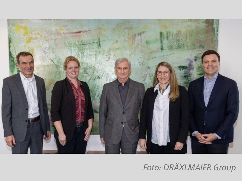 Bürgermeisterin Sibylle Entwistle bei der DRÄXLMAIER Group zu Gast